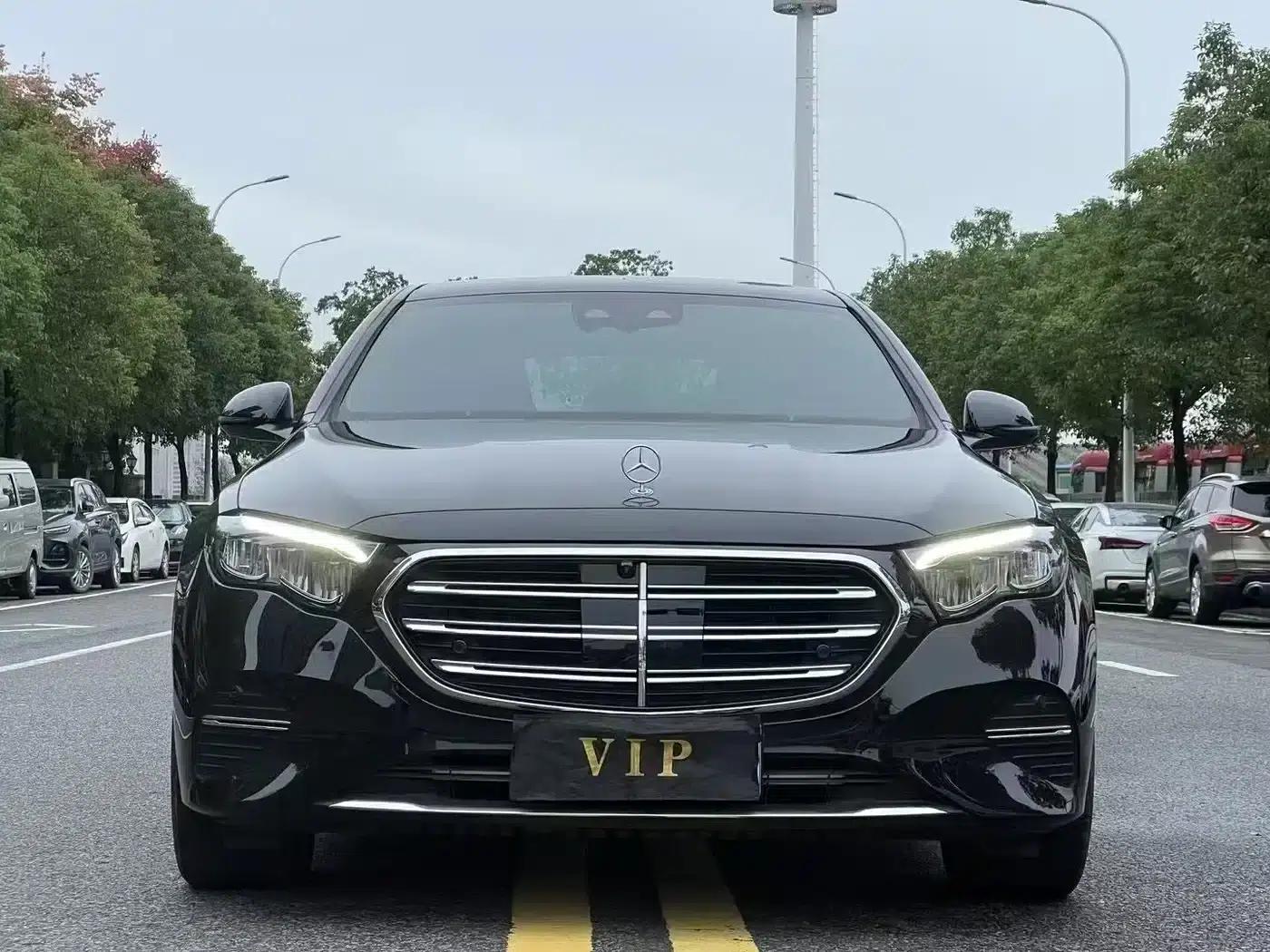 2025 Mercedes-Benz E-Class E 300 L Luxury — миниатюра 2