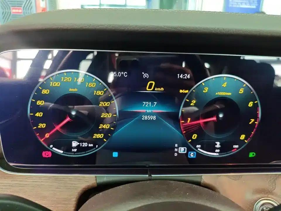 Mercedes-Benz E-Class 2023 E 300 L Fashion Edition — миниатюра 3