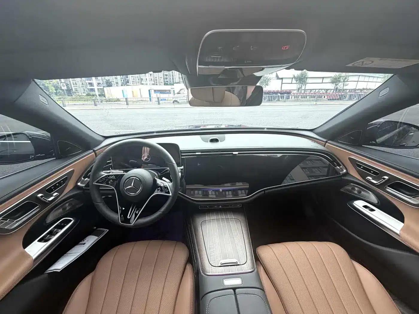 2025 Mercedes-Benz E-Class E 300 L Luxury — миниатюра 4