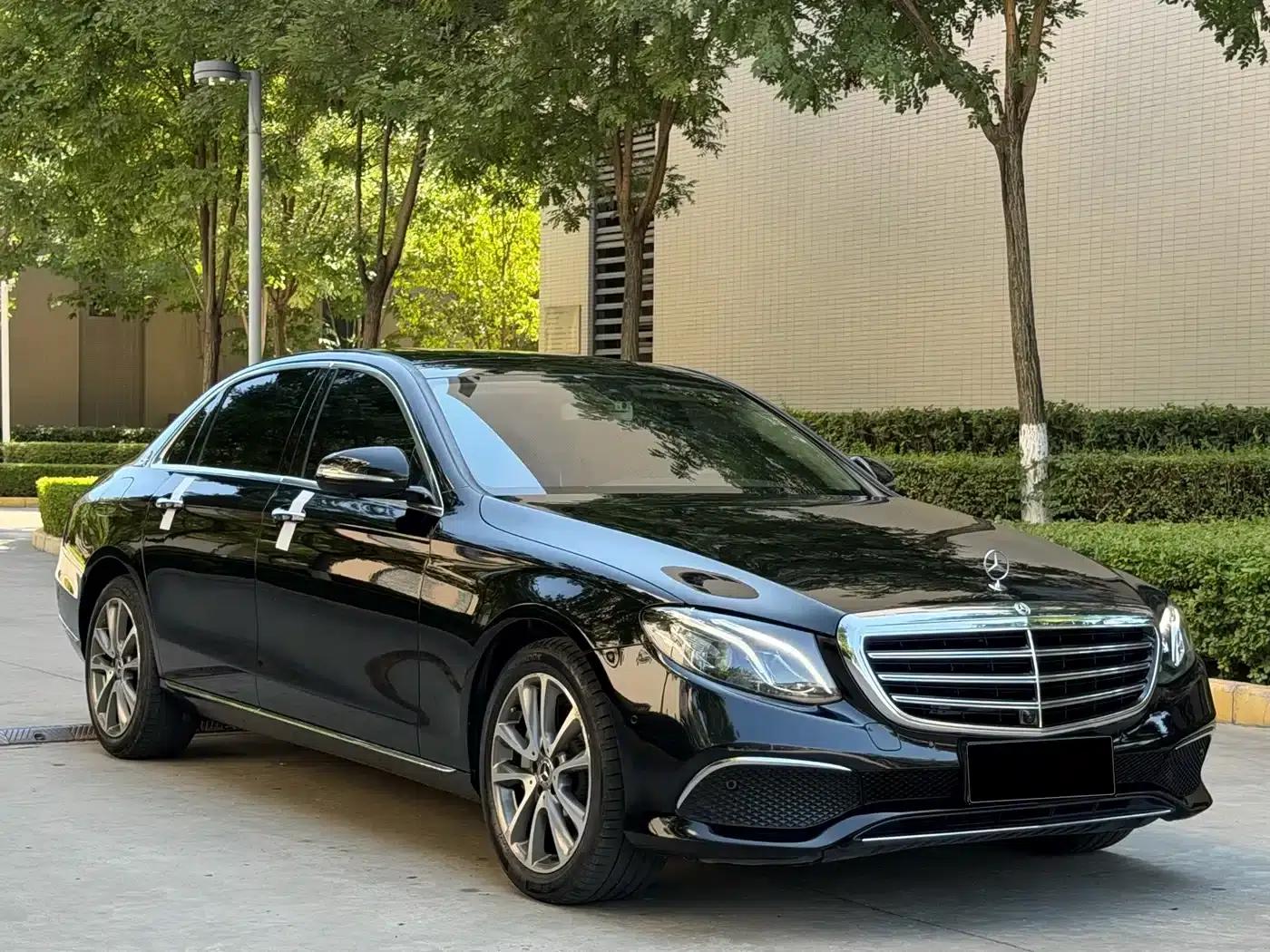 Mercedes-Benz E-Class 2018 E 300 L Fashion Edition — миниатюра 3