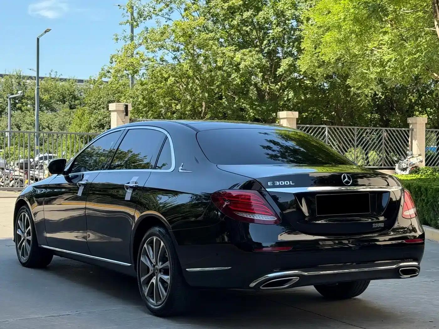Mercedes-Benz E-Class 2018 E 300 L Fashion Edition — миниатюра 9