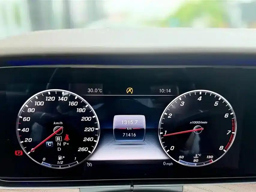 Mercedes-Benz E-Class 2020 E 300 L Fashion Edition — миниатюра 7