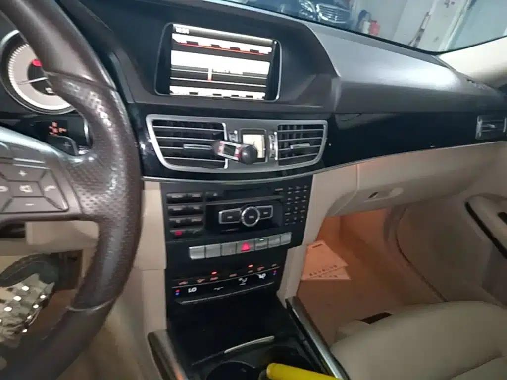 2015 Mercedes-Benz E-Class E 180 L Sport — миниатюра 13