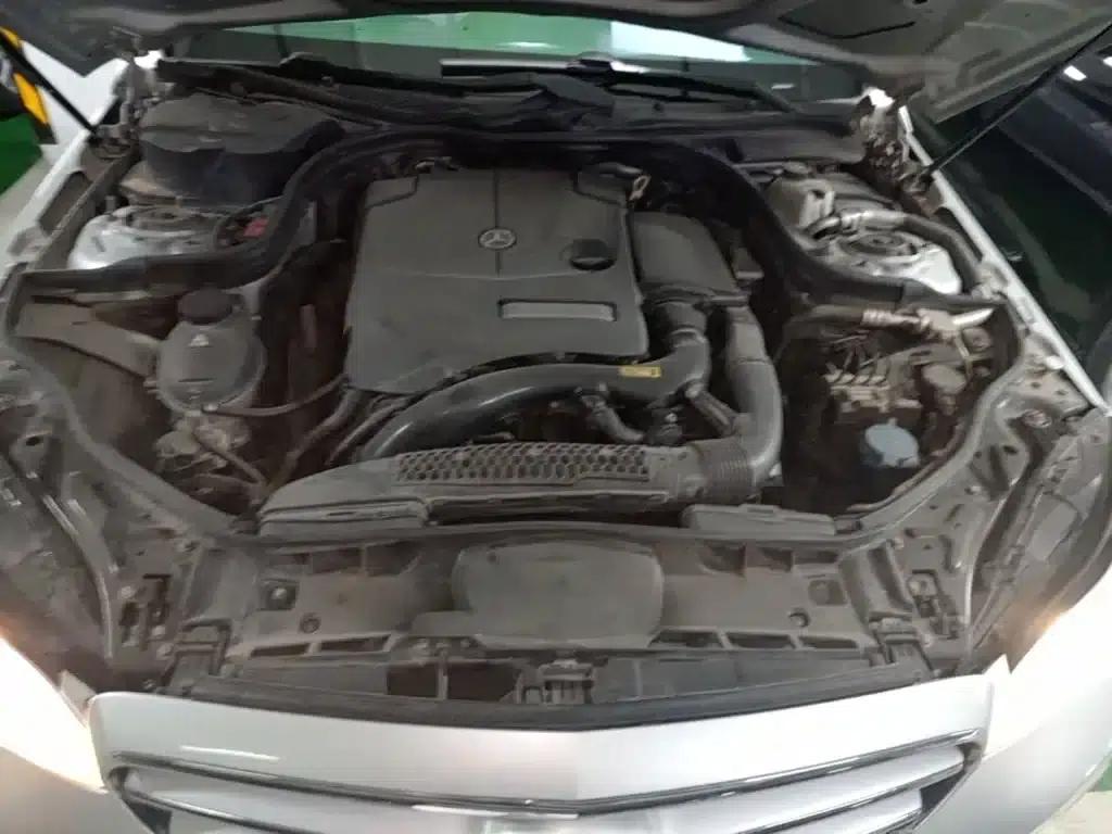 2015 Mercedes-Benz E-Class E 180 L Sport — миниатюра 20