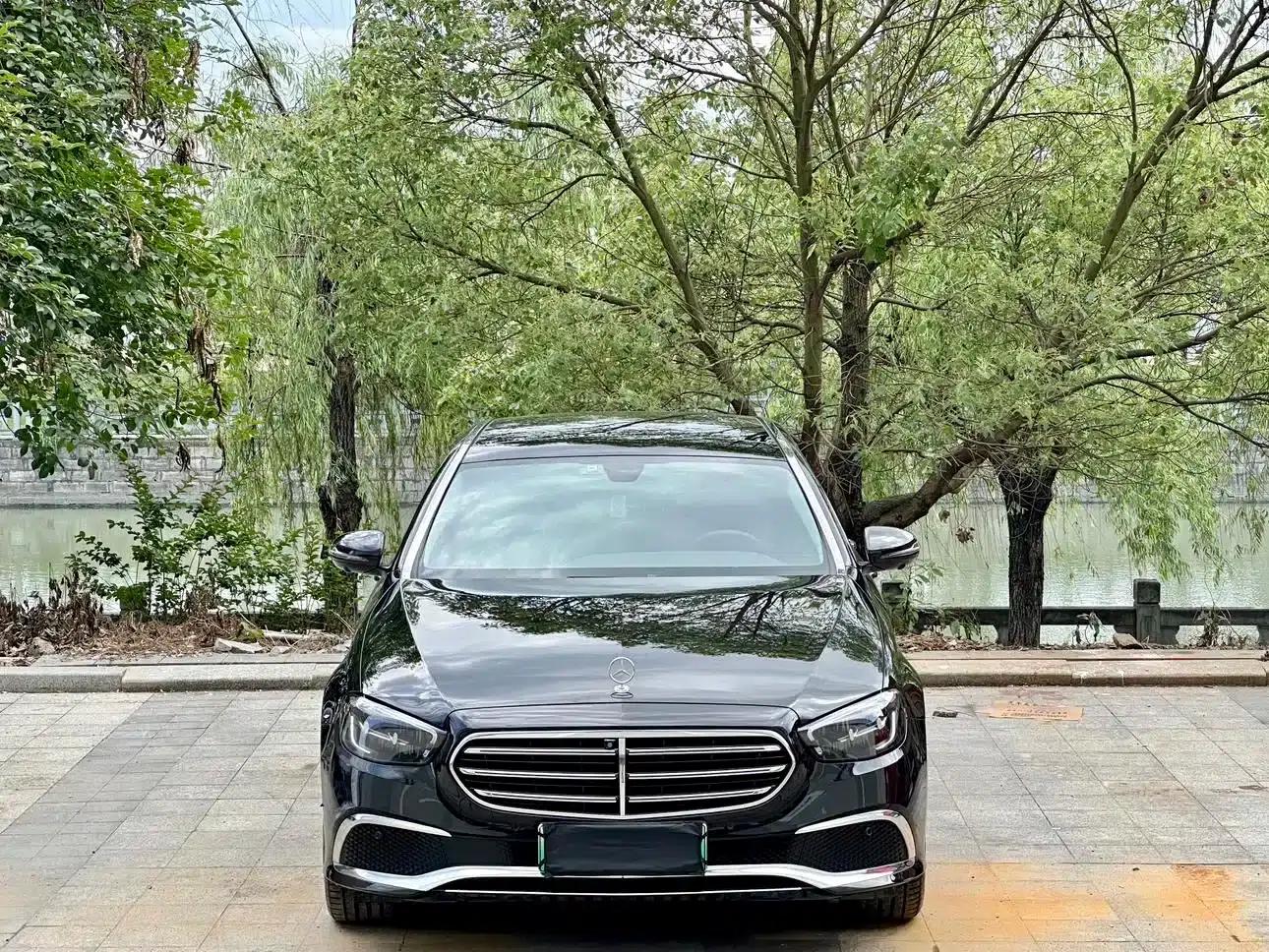 Mercedes-Benz E-Class PHEV 2021 E 350 e L Plug-in Hybrid Sedan — миниатюра 2