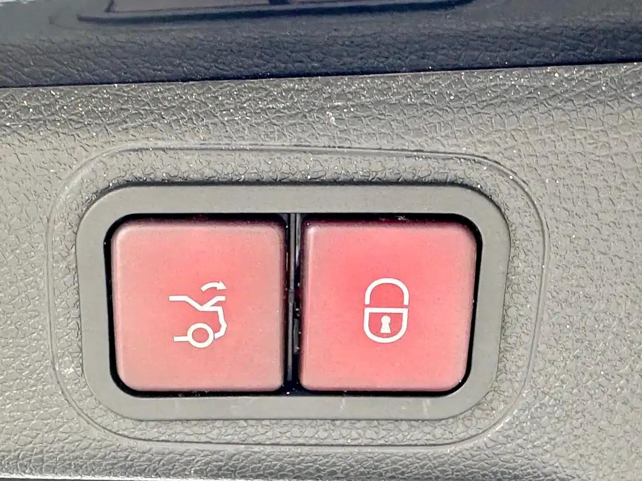 Mercedes-Benz E-Class PHEV 2021 E 350 e L Plug-in Hybrid Sedan — миниатюра 12