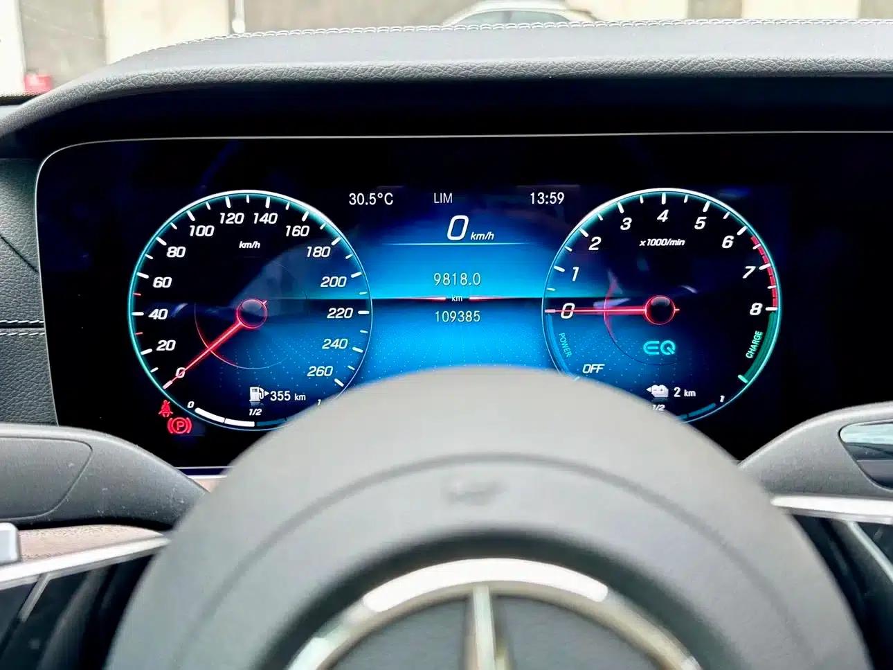 Mercedes-Benz E-Class PHEV 2021 E 350 e L Plug-in Hybrid Sedan — миниатюра 13