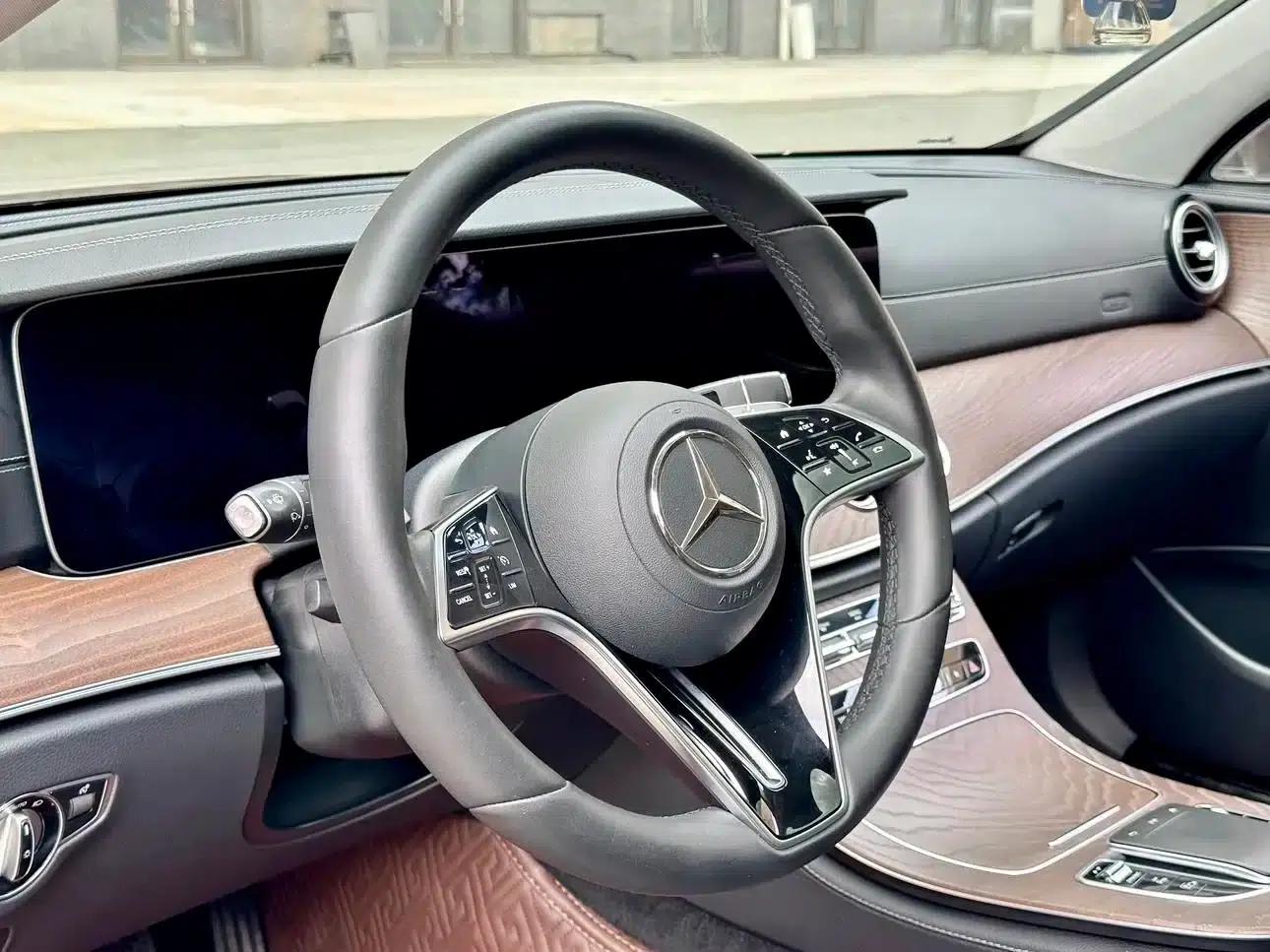 Mercedes-Benz E-Class PHEV 2021 E 350 e L Plug-in Hybrid Sedan — миниатюра 9