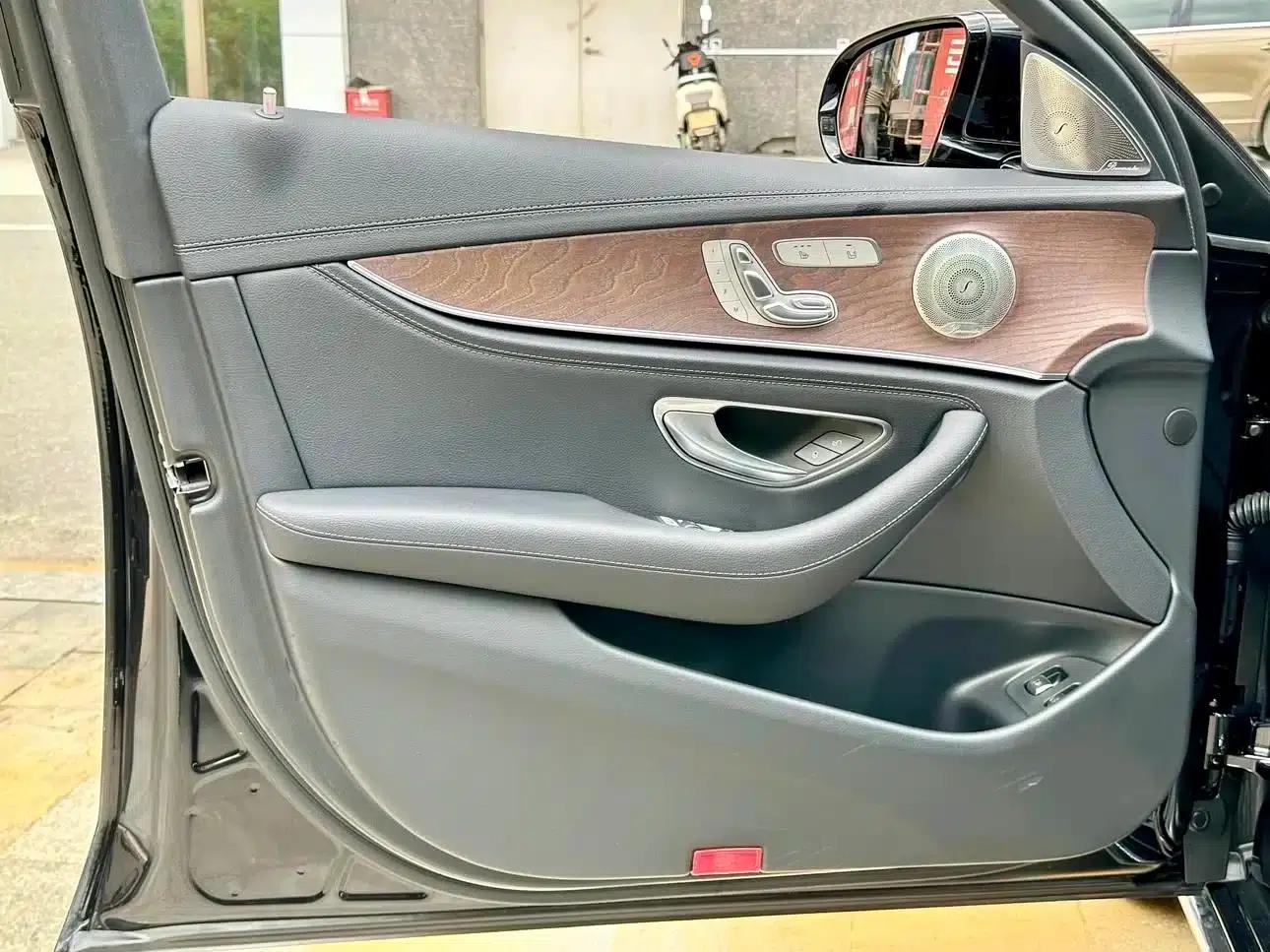 Mercedes-Benz E-Class PHEV 2021 E 350 e L Plug-in Hybrid Sedan — миниатюра 10