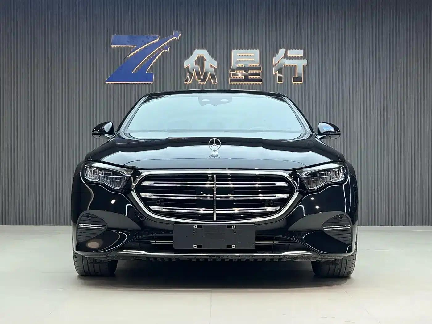 Mercedes-Benz E-Class PHEV 2024 E 350 e L Plug-in Hybrid Sedan — миниатюра 2