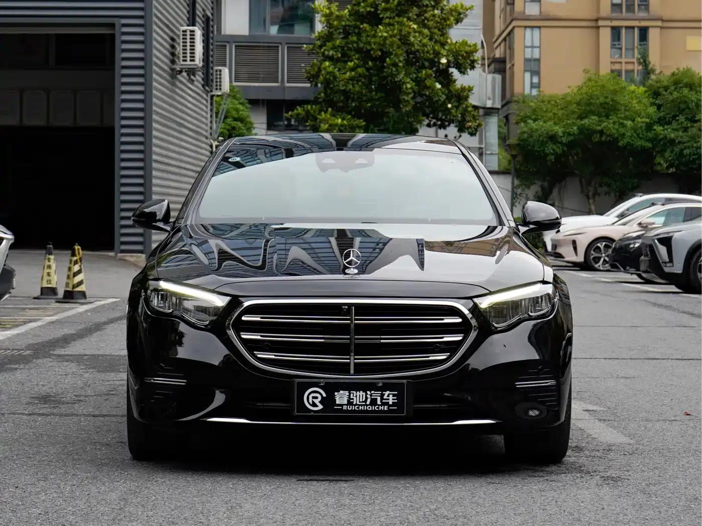 Mercedes-Benz E-Class PHEV 2024 E 350 e L Plug-in Hybrid Sedan — миниатюра 2