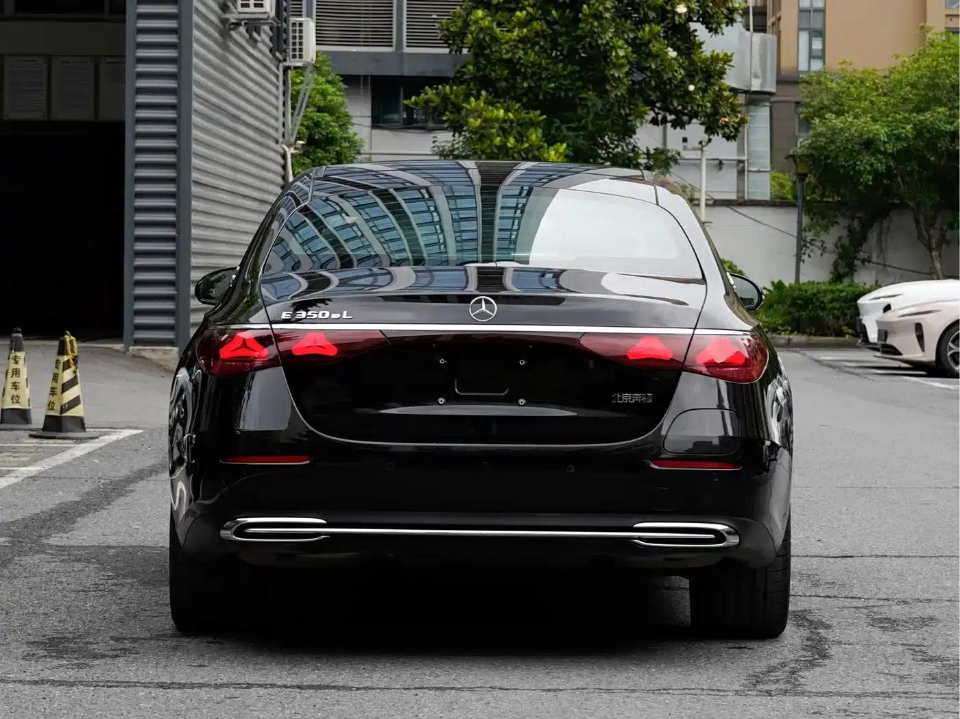 Mercedes-Benz E-Class PHEV 2024 E 350 e L Plug-in Hybrid Sedan — миниатюра 5