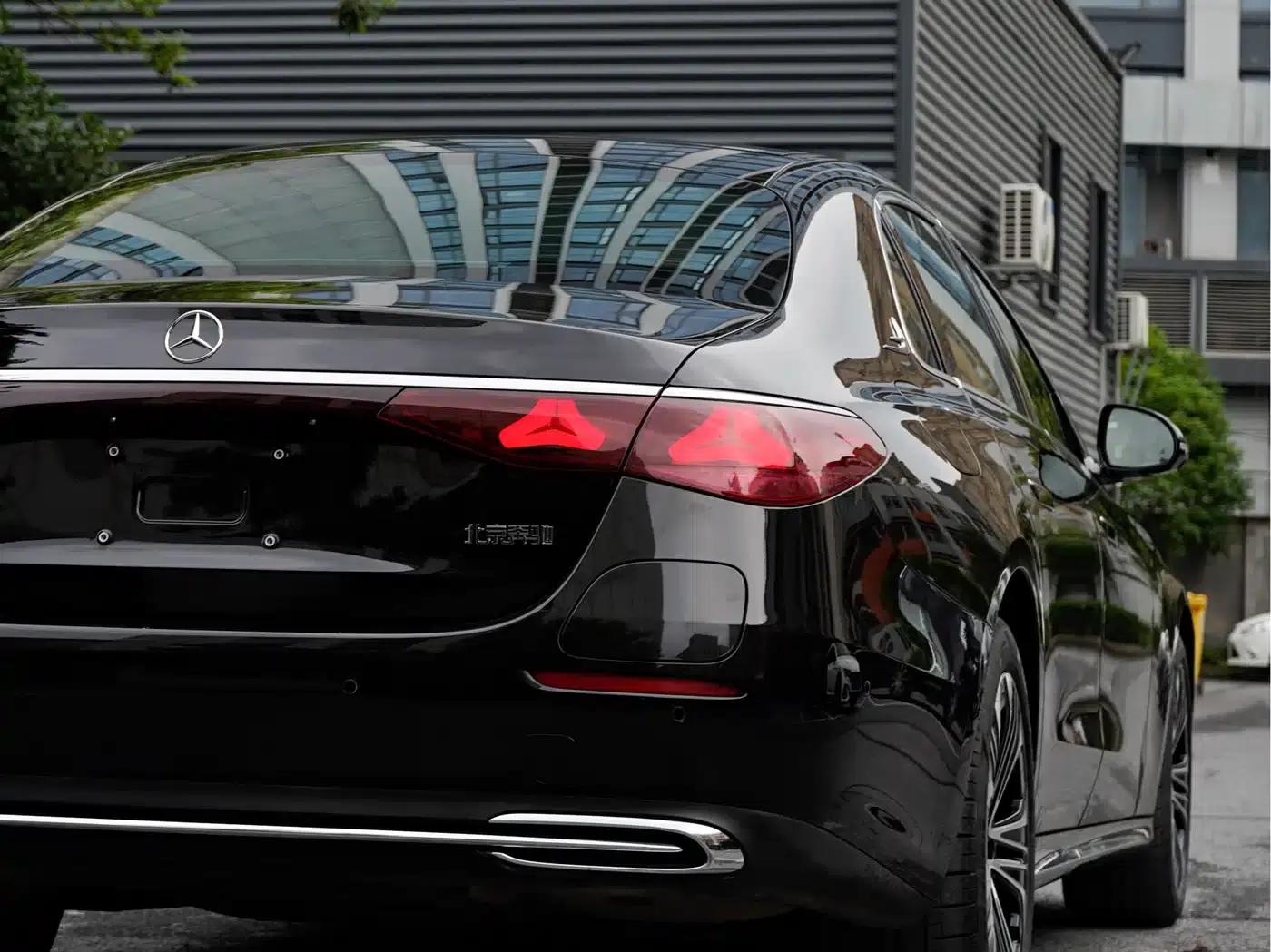 Mercedes-Benz E-Class PHEV 2024 E 350 e L Plug-in Hybrid Sedan — миниатюра 9