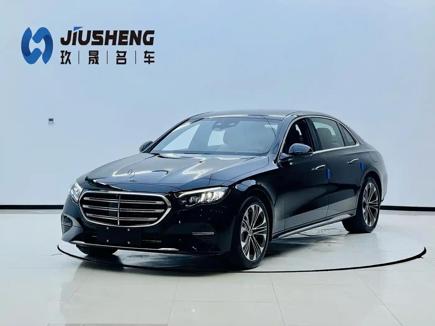 Mercedes-Benz E-Class PHEV 2024 E 350 e L Plug-in Hybrid Sedan — миниатюра 1