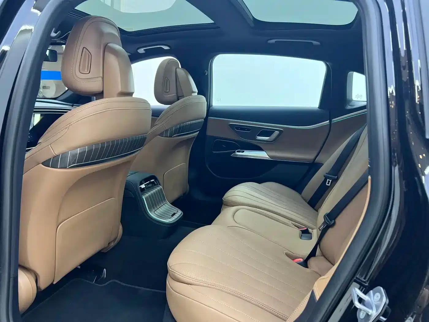 Mercedes-Benz E-Class PHEV 2024 E 350 e L Plug-in Hybrid Sedan — миниатюра 5