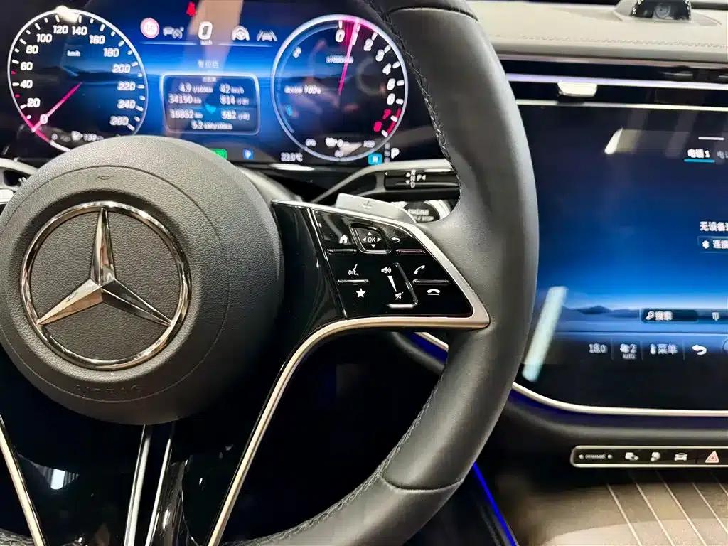 Mercedes-Benz E-Class PHEV 2024 E 350 e L Plug-in Hybrid Sedan — миниатюра 15
