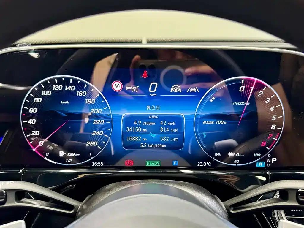 Mercedes-Benz E-Class PHEV 2024 E 350 e L Plug-in Hybrid Sedan — миниатюра 16