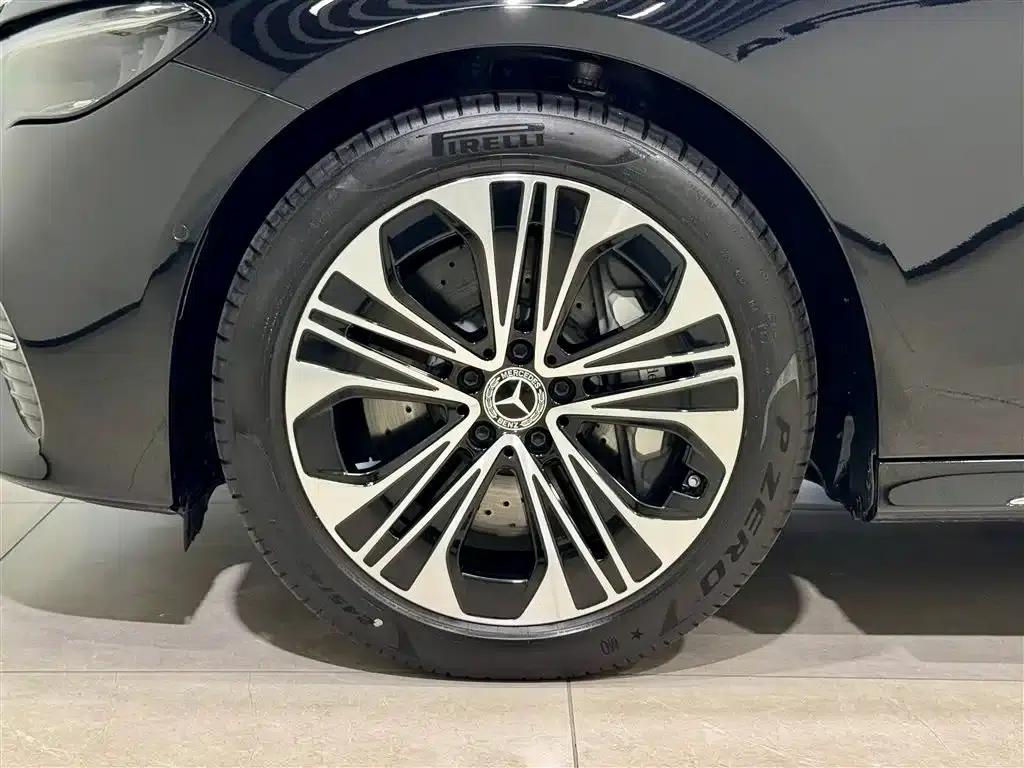 Mercedes-Benz E-Class PHEV 2024 E 350 e L Plug-in Hybrid Sedan — миниатюра 10