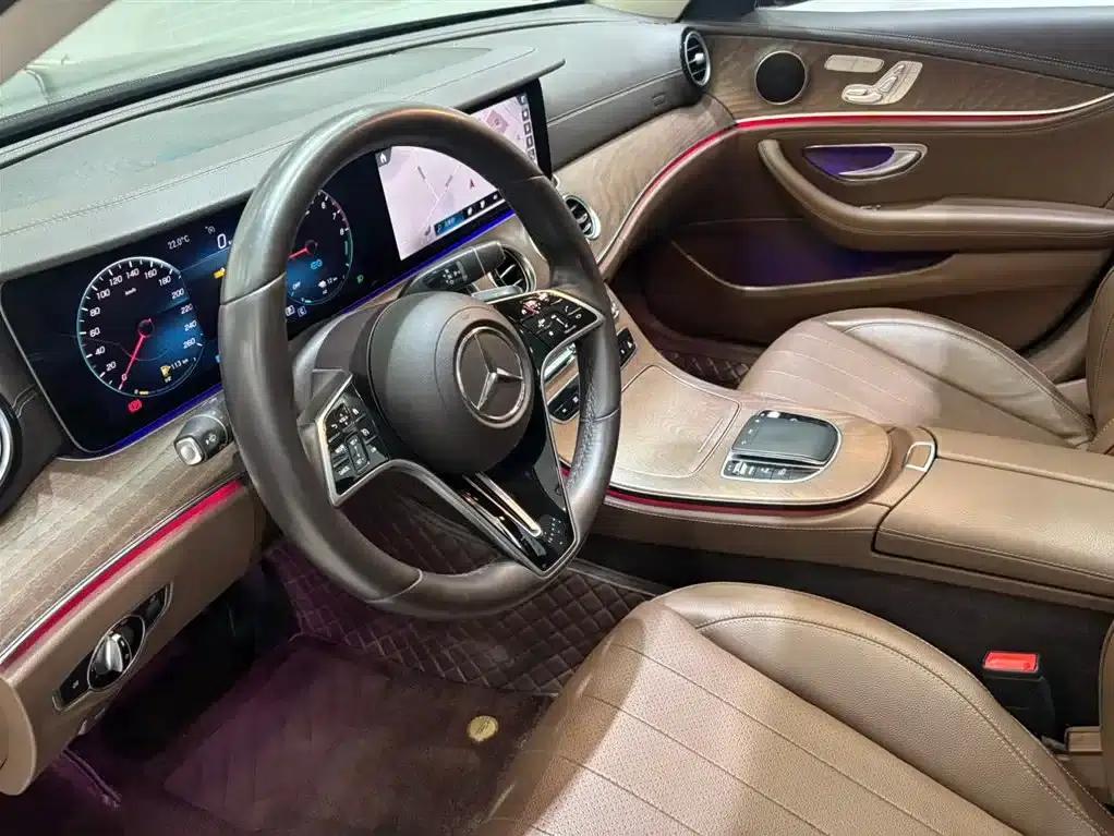 Mercedes-Benz E-Class PHEV 2022 E 350 e L Plug-in Hybrid Sedan — миниатюра 11