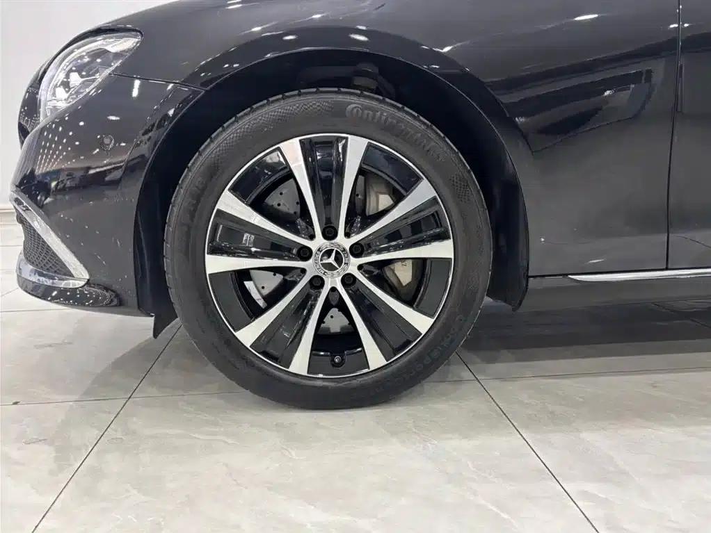 Mercedes-Benz E-Class PHEV 2022 E 350 e L Plug-in Hybrid Sedan — миниатюра 12