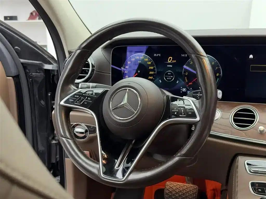 Mercedes-Benz E-Class PHEV 2022 E 350 e L Plug-in Hybrid Sedan — миниатюра 14