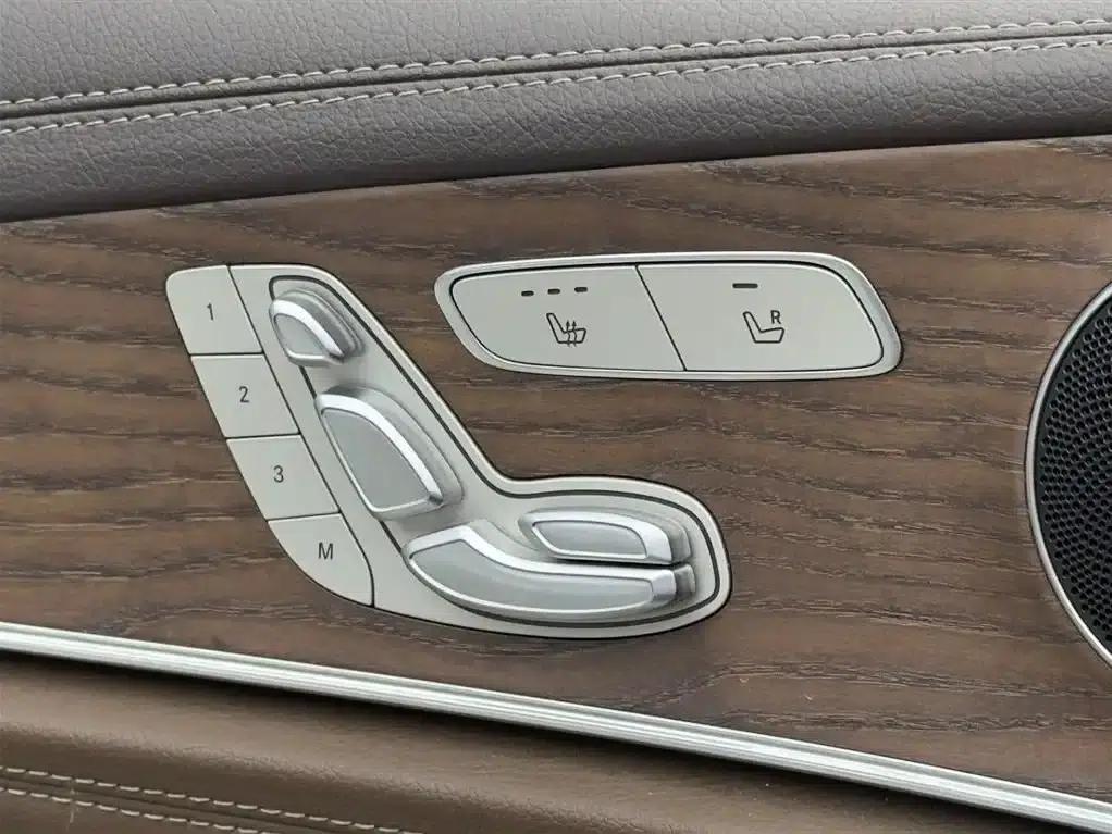 Mercedes-Benz E-Class PHEV 2022 E 350 e L Plug-in Hybrid Sedan — миниатюра 18