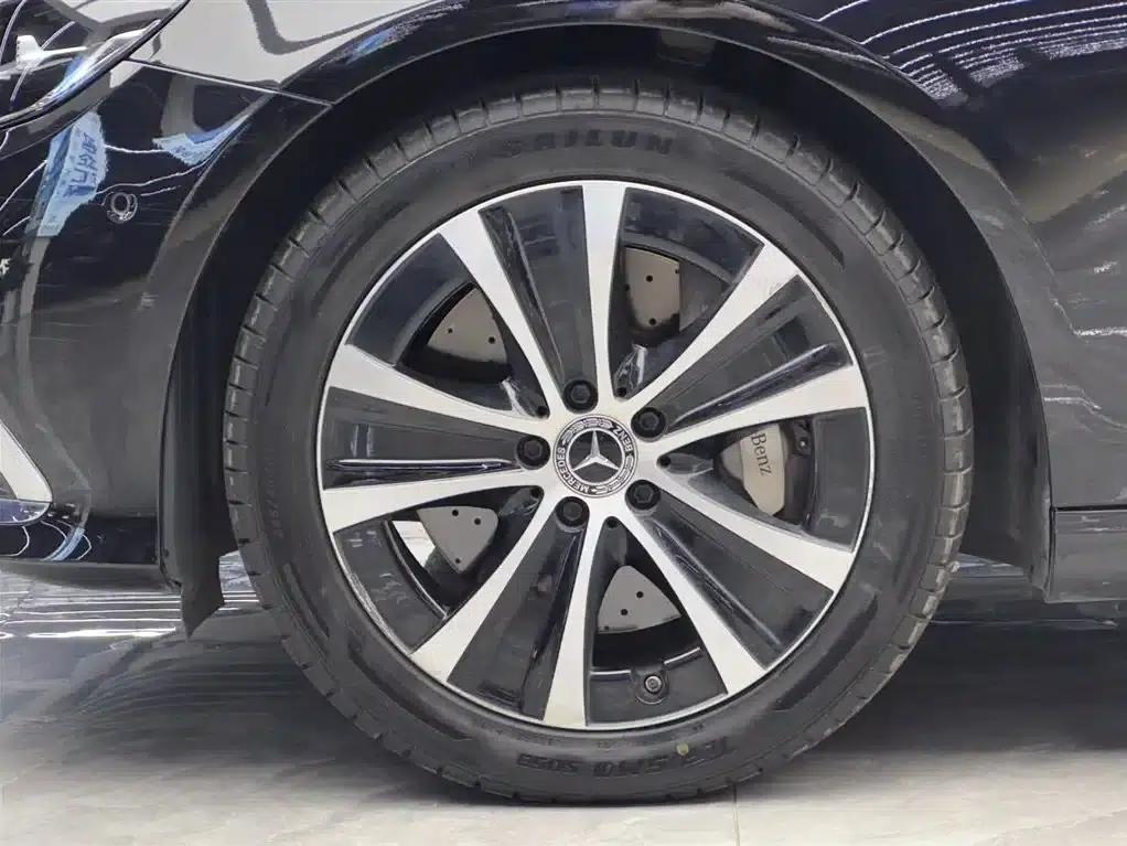 Mercedes-Benz E-Class PHEV 2022 E 350 e L Plug-in Hybrid Sedan — миниатюра 4