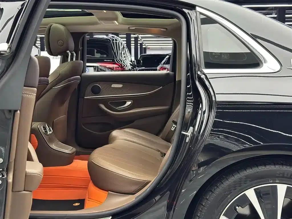 Mercedes-Benz E-Class PHEV 2022 E 350 e L Plug-in Hybrid Sedan — миниатюра 9