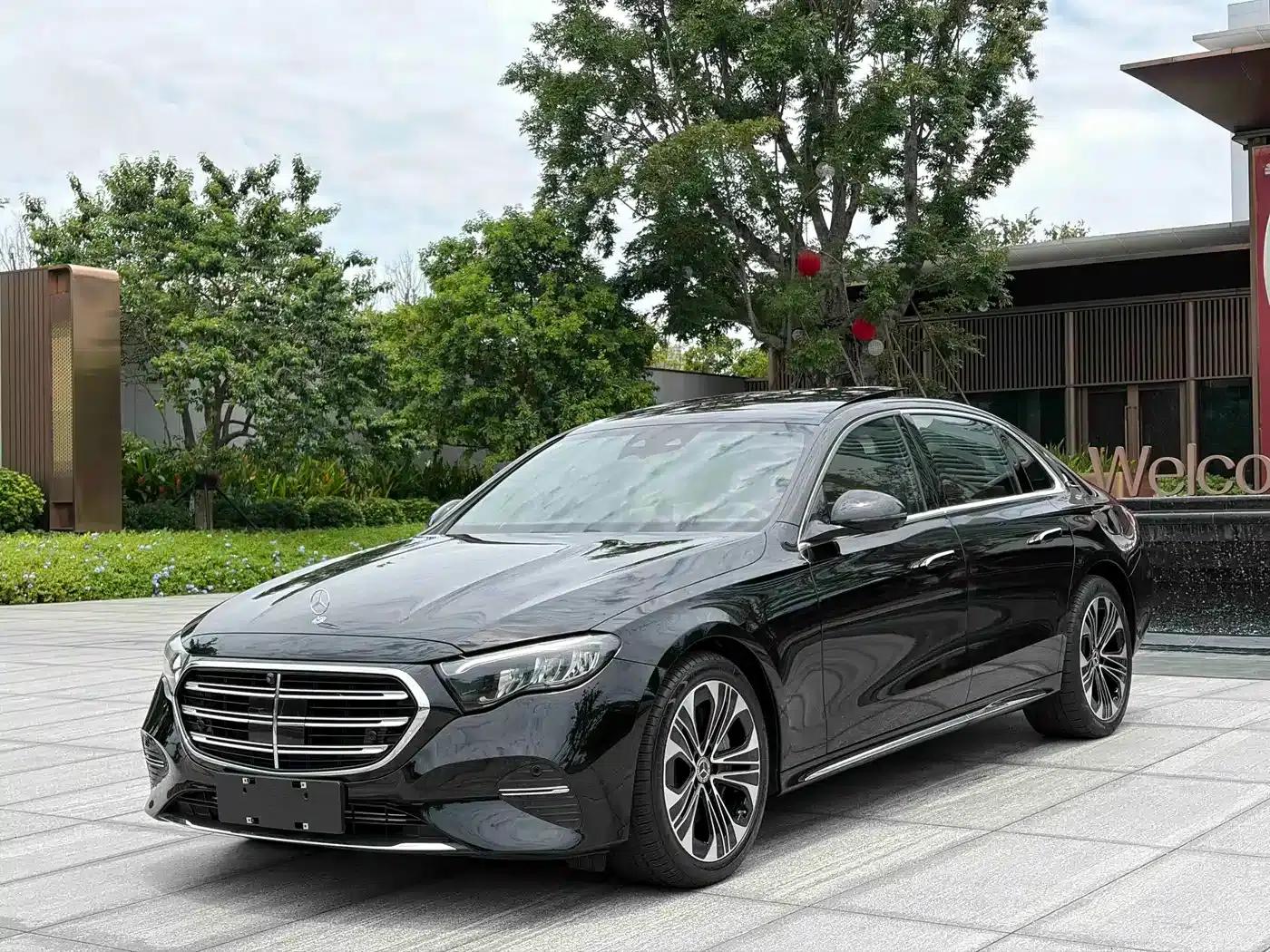 Mercedes-Benz E-Class PHEV 2024 E 350 e L Plug-in Hybrid Sedan — миниатюра 2