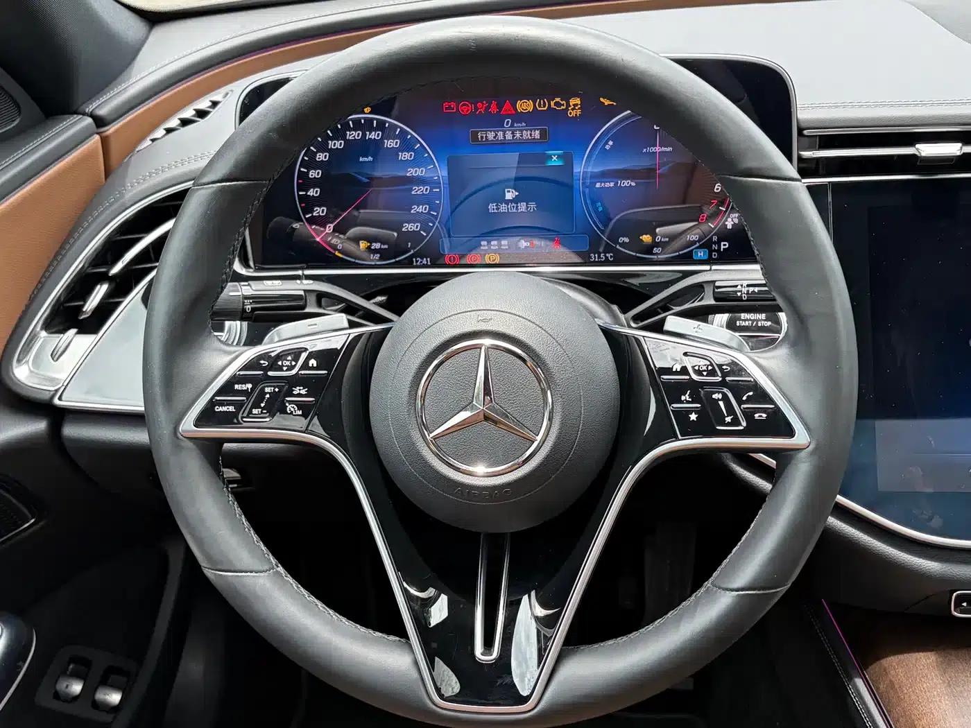 Mercedes-Benz E-Class PHEV 2024 E 350 e L Plug-in Hybrid Sedan — миниатюра 16