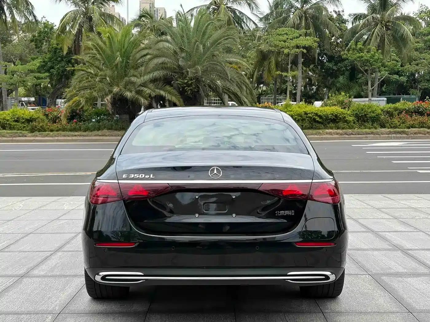 Mercedes-Benz E-Class PHEV 2024 E 350 e L Plug-in Hybrid Sedan — миниатюра 8