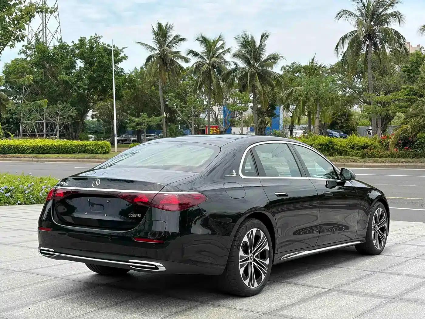 Mercedes-Benz E-Class PHEV 2024 E 350 e L Plug-in Hybrid Sedan — миниатюра 10