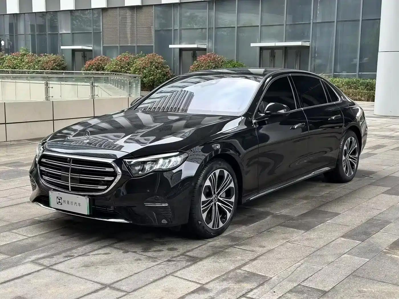 Mercedes-Benz E-Class PHEV 2024 E 350 e L Plug-in Hybrid Sedan — миниатюра 1