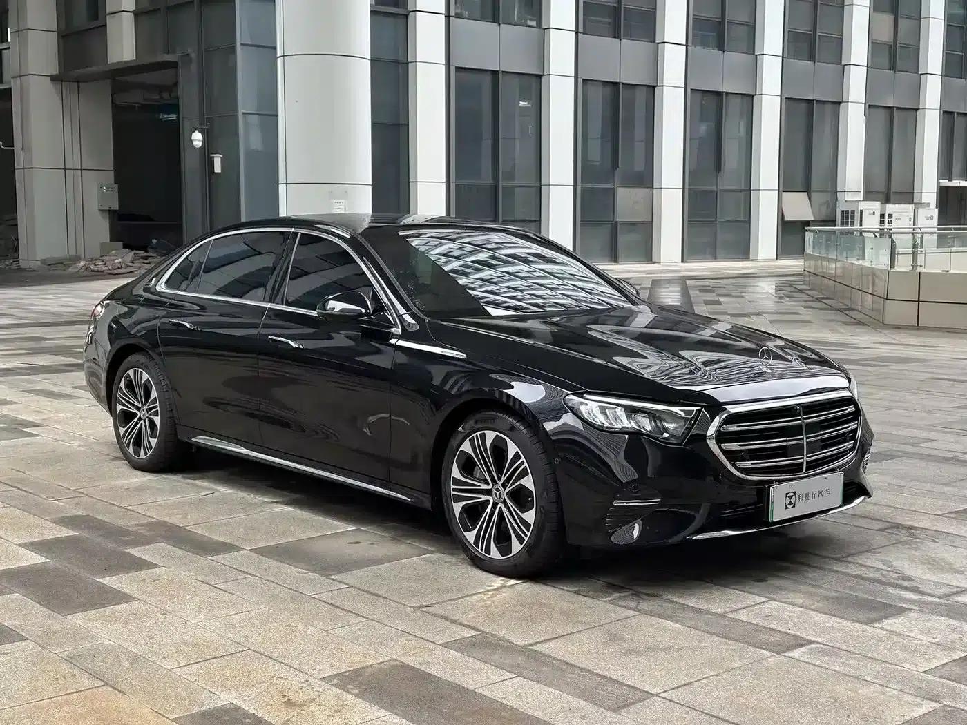 Mercedes-Benz E-Class PHEV 2024 E 350 e L Plug-in Hybrid Sedan — миниатюра 3