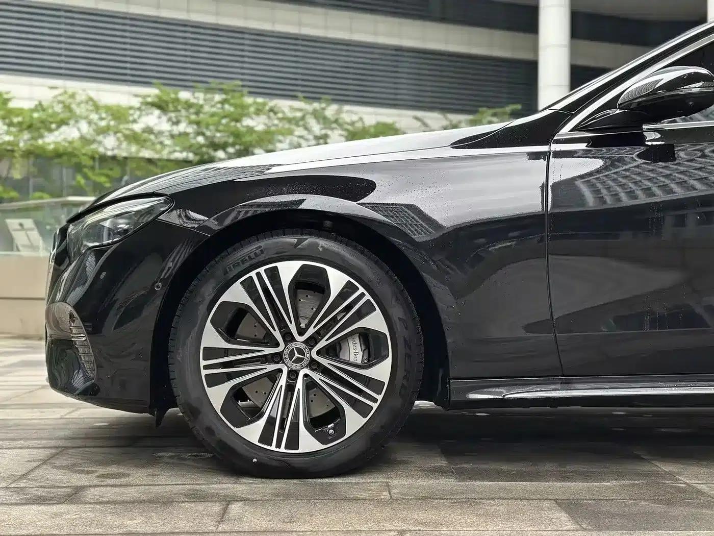 Mercedes-Benz E-Class PHEV 2024 E 350 e L Plug-in Hybrid Sedan — миниатюра 4
