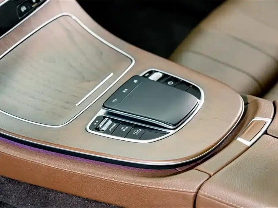 Mercedes-Benz E-Class PHEV 2022 Facelift E 350 e L Plug-in Hybrid Sedan — миниатюра 16