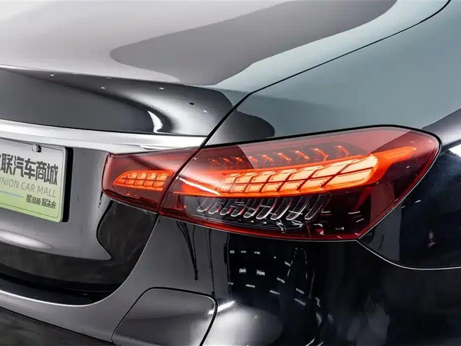 Mercedes-Benz E-Class PHEV 2022 Facelift E 350 e L Plug-in Hybrid Sedan — миниатюра 8