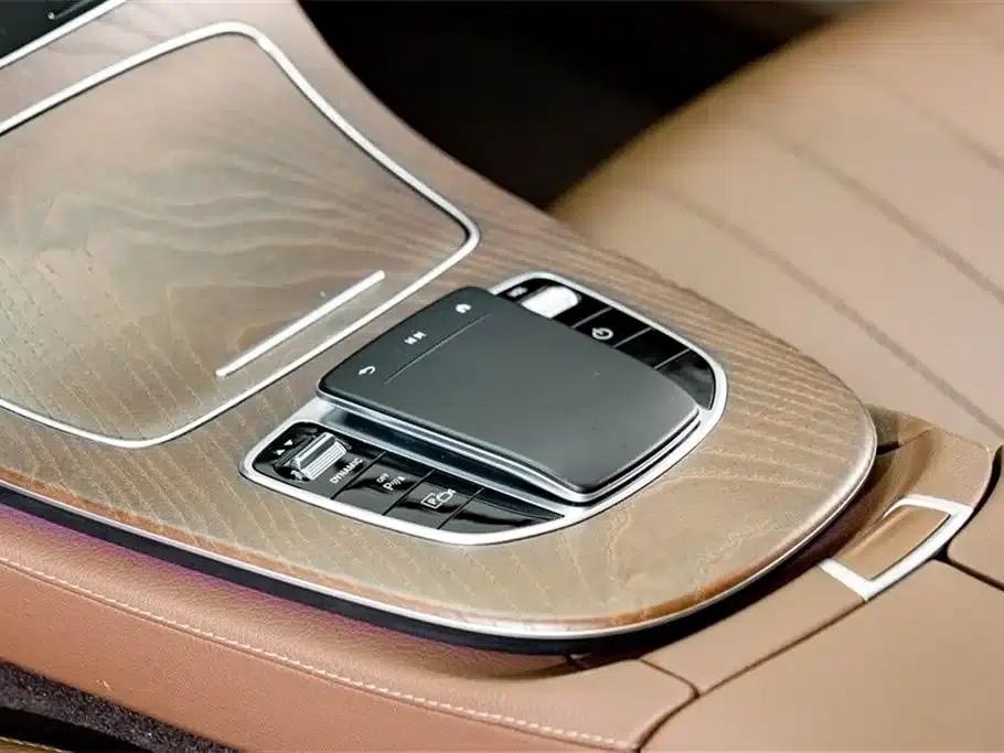 Mercedes-Benz E-Class PHEV 2022 E 350 e L Plug-in Hybrid Sedan — миниатюра 12