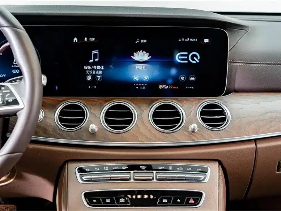 Mercedes-Benz E-Class PHEV 2022 E 350 e L Plug-in Hybrid Sedan — миниатюра 14