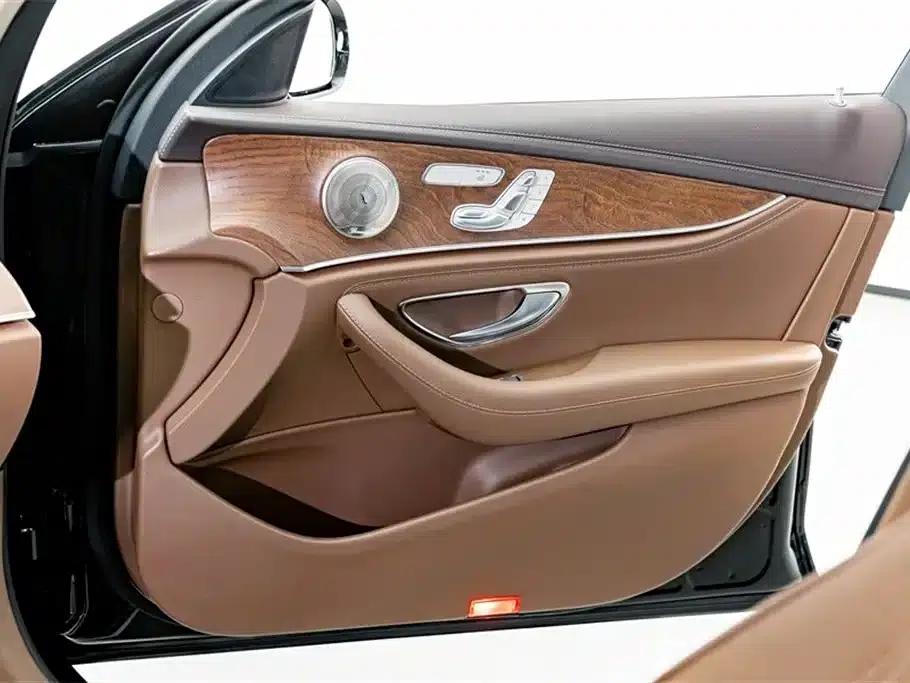 Mercedes-Benz E-Class PHEV 2022 E 350 e L Plug-in Hybrid Sedan — миниатюра 16