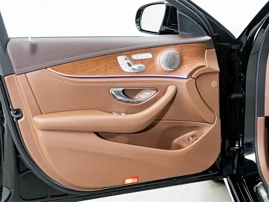 Mercedes-Benz E-Class PHEV 2022 E 350 e L Plug-in Hybrid Sedan — миниатюра 17