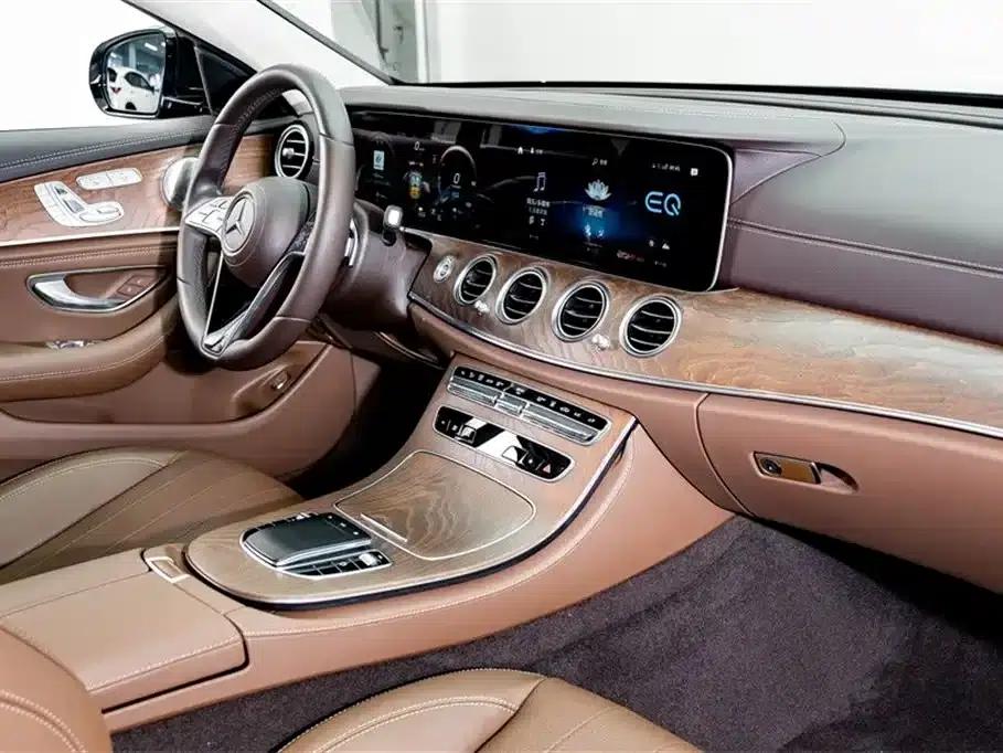 Mercedes-Benz E-Class PHEV 2022 E 350 e L Plug-in Hybrid Sedan — миниатюра 18