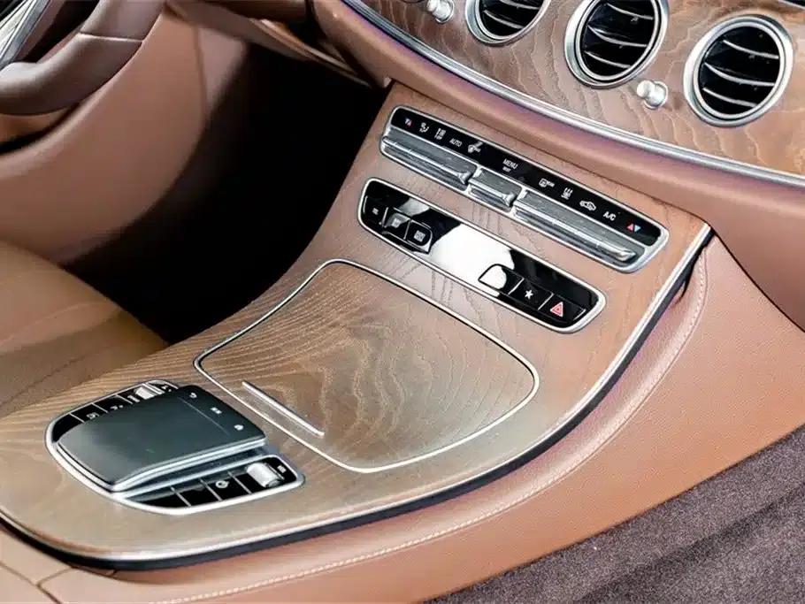 Mercedes-Benz E-Class PHEV 2022 E 350 e L Plug-in Hybrid Sedan — миниатюра 19