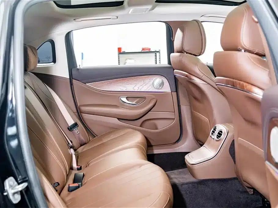 Mercedes-Benz E-Class PHEV 2022 E 350 e L Plug-in Hybrid Sedan — миниатюра 21