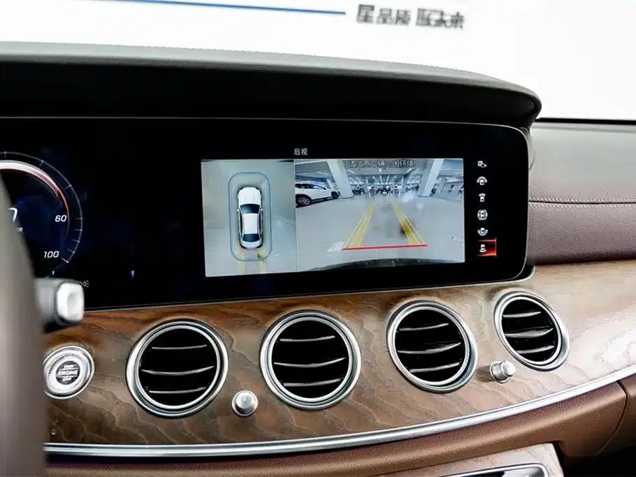 Mercedes-Benz E-Class PHEV 2022 E 350 e L Plug-in Hybrid Sedan — миниатюра 9