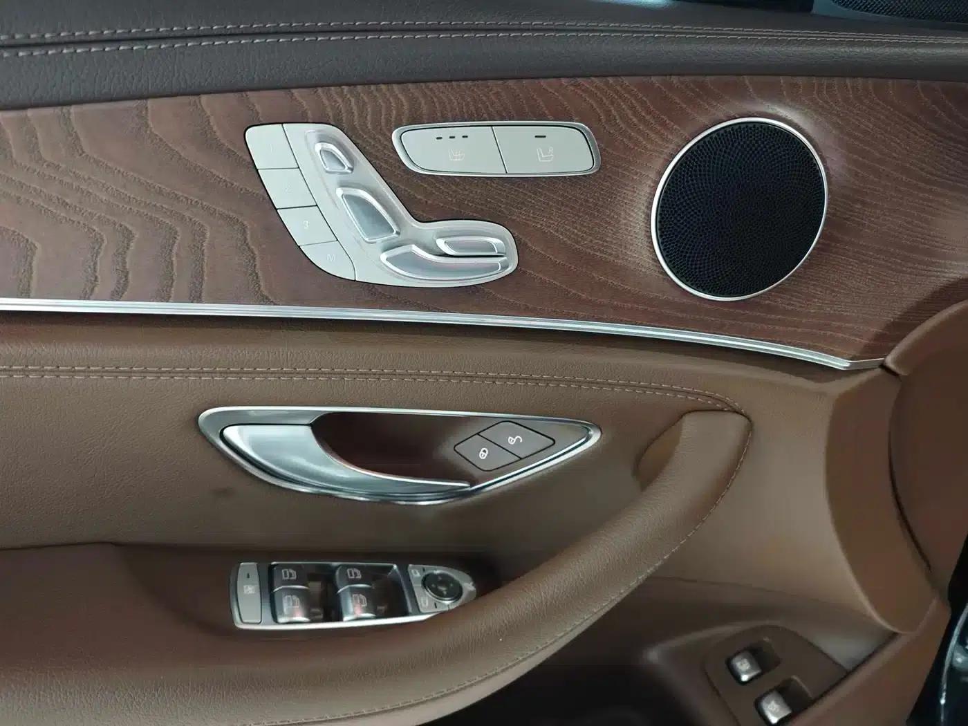 Mercedes-Benz E-Class PHEV 2022 Facelift E 350 e L Plug-in Hybrid Sedan — миниатюра 11