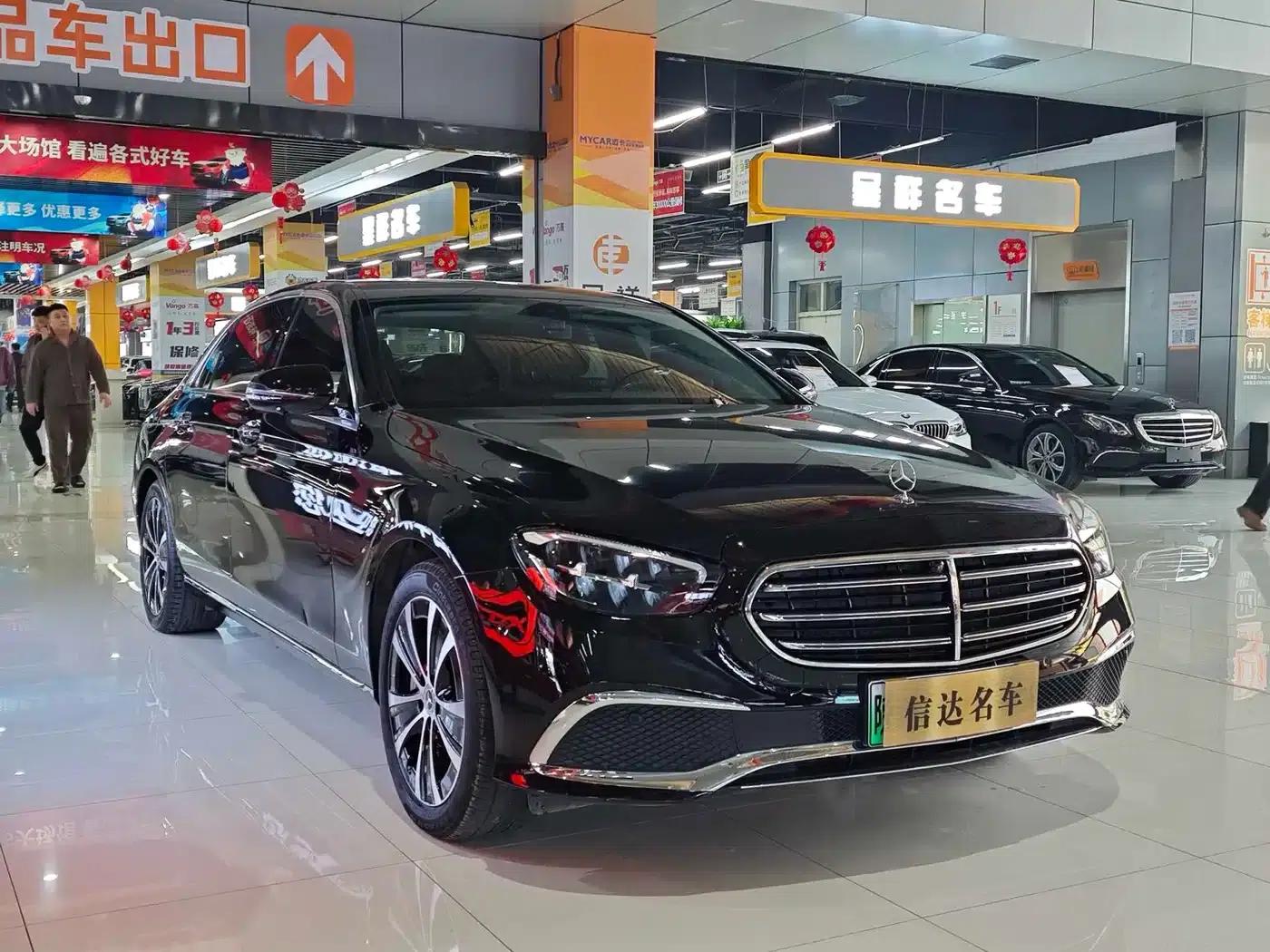 Mercedes-Benz E-Class PHEV 2022 Facelift E 350 e L Plug-in Hybrid Sedan — миниатюра 3