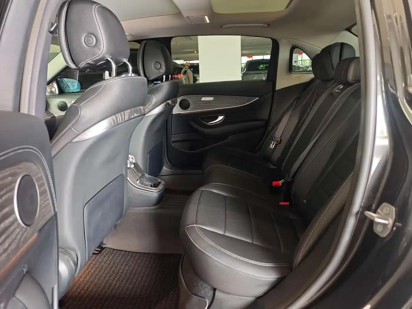 Mercedes-Benz E-Class PHEV 2022 Facelift E 350 e L Plug-in Hybrid Sports Sedan — миниатюра 4