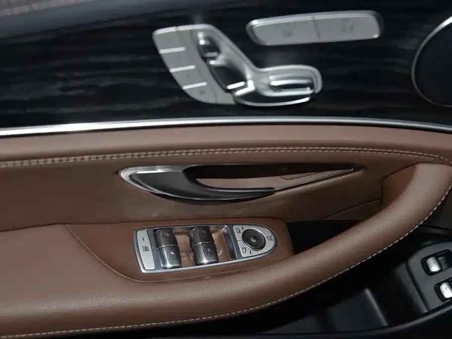 Mercedes-Benz E-Class PHEV 2023 E 350 e L Plug-in Hybrid Sports Sedan — миниатюра 7