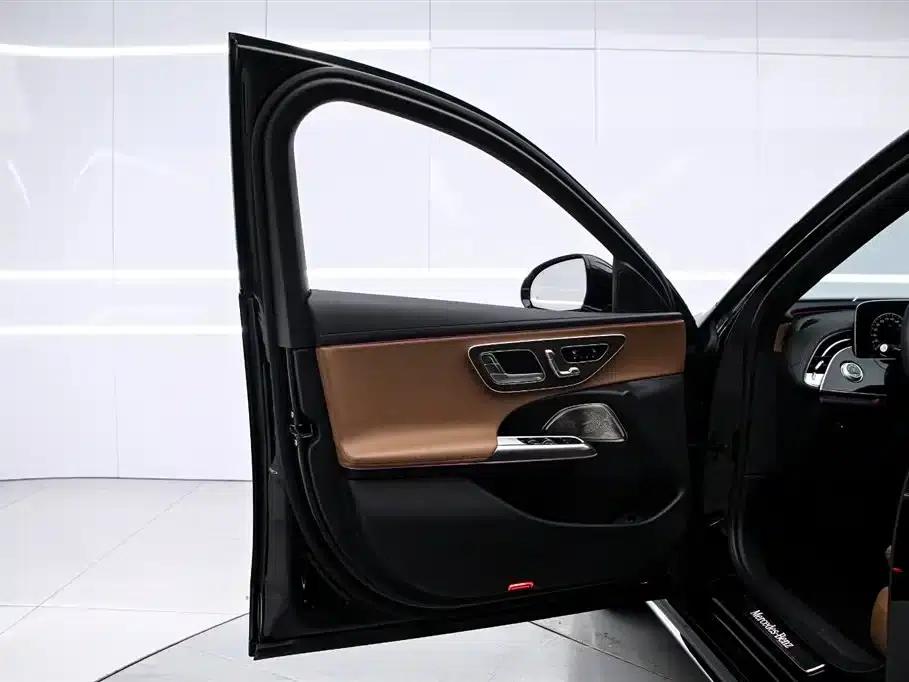 Mercedes-Benz E-Class PHEV 2024 E 350 e L Plug-in Hybrid Sedan — миниатюра 11